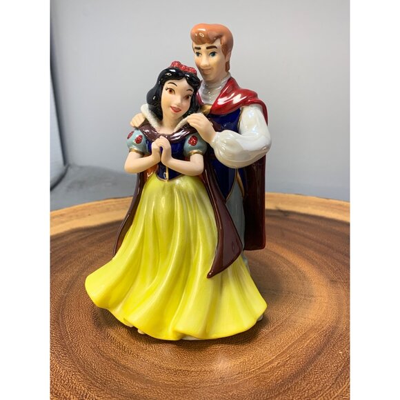 Disney Snow White & Prince Figurine Porcelain Collectible Theme Parks Exclusive